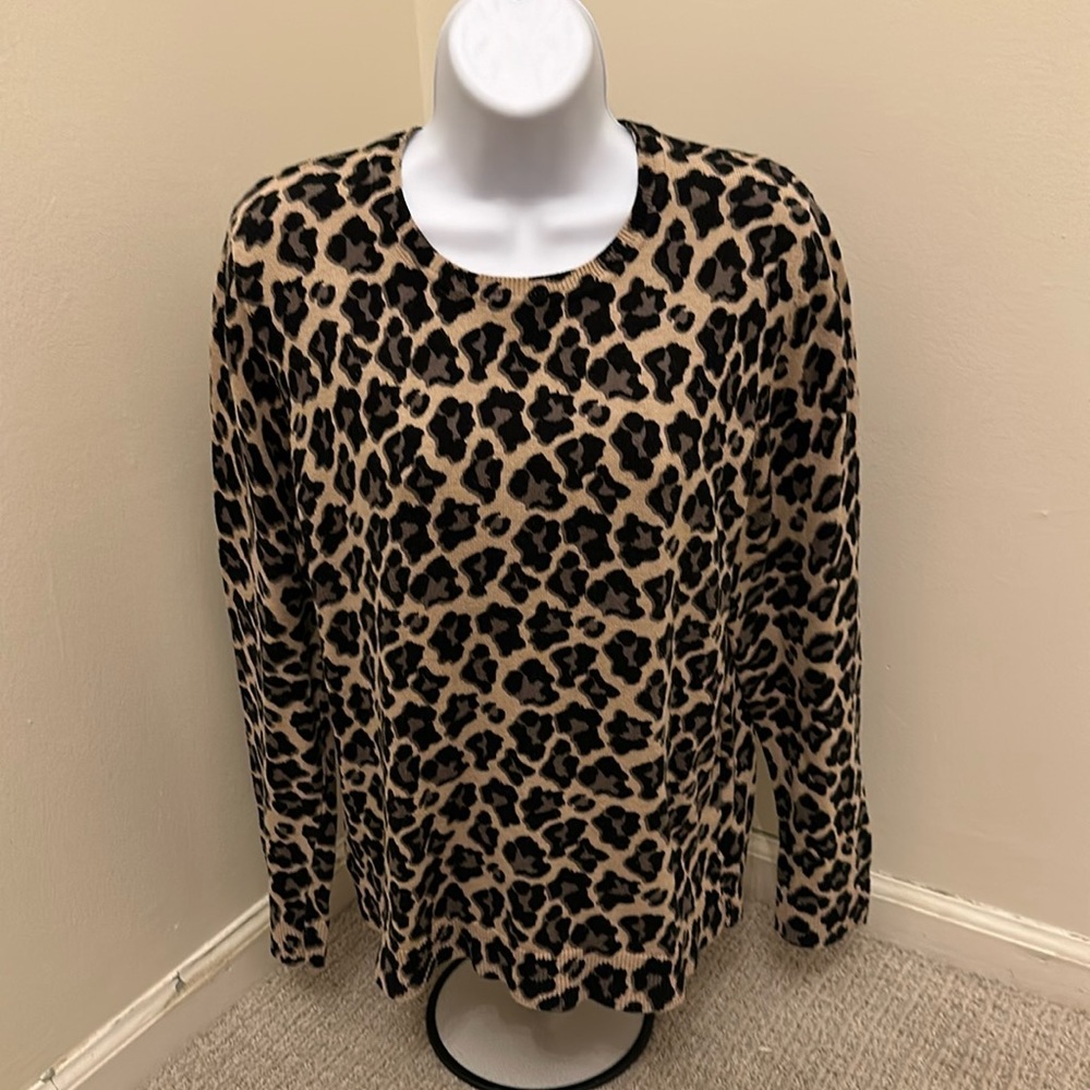 This animal print is an X-Large Liz Claiborne.